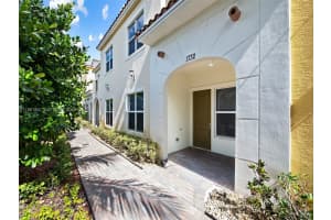 1732 Nw 124th Pl, Pembroke Pines