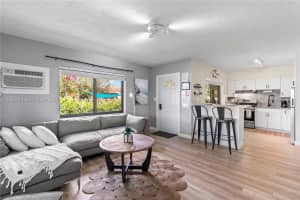 715 Ne 6th St 1, Hallandale Beach