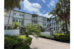 1080 99th St 322, Bay Harbor Islands