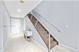 1050 Brickell Ave 1014, Miami