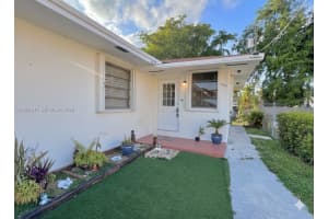367 E 20th St 369, Hialeah