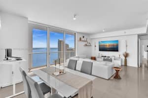 300 S Biscayne Blvd 2916, Miami