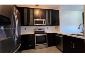 17820 Nw 73rd Ave 203-1, Hialeah