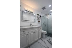 6012 Nw 172nd Terr Cir, Hialeah