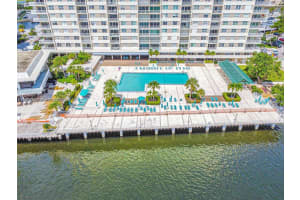 300 Bayview Dr 707, Sunny Isles Beach