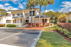 8025 Nw 15th Mnr 8025, Plantation