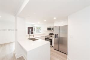 230 Sunrise Dr 1, Key Biscayne