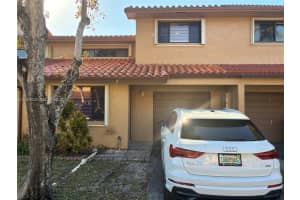 11611 Sw 90th Ter, Miami