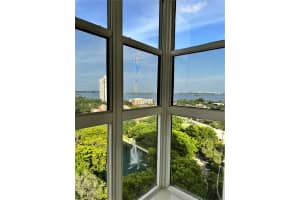 2000 Towerside Ter 1501, Miami