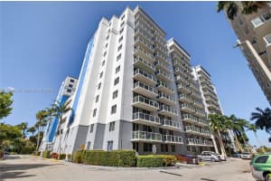 5091 Nw 7th St 703, Miami