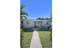 2460 Nw 33rd St, Miami