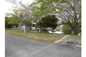 1040 Nw 149th St, Miami