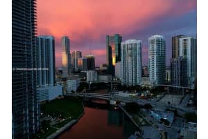 690 Sw 1st Ct 1506, Miami