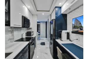 400 Kings Point Dr 314, Sunny Isles Beach