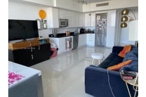 92 Sw 3rd St 2107, Miami