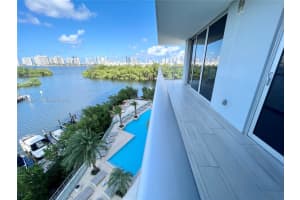 16385 Biscayne Blvd 607, North Miami Beach