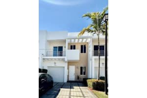 7166 Nw 103rd Path 7166, Doral