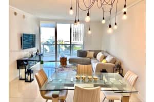 465 Brickell Ave 1106, Miami