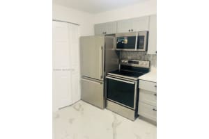 5860 Nw 44th St 105, Lauderhill