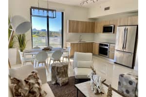 2960 Ne 207th St 517, Aventura