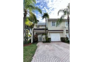 9900 Nw 43rd Ter, Doral