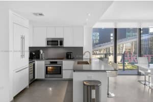 68 Se 6th Street 1702, Miami
