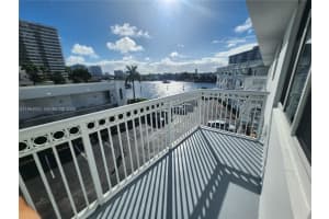 1913 S Ocean Dr 423, Hallandale Beach