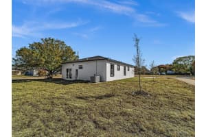 803 N 20th St, Fort Pierce