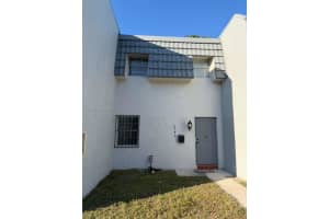 3737 Nw 20th St 504, Lauderdale Lakes