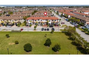 3419 W 105th Pl, Hialeah