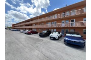 1591 Ne Miami Gardens Dr 103, Miami