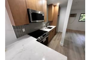 115 Salamanca Ave 6, Coral Gables