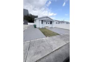 6829 Sw 25th St, Miami