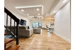 9717 N New River Canal Rd 406, Plantation