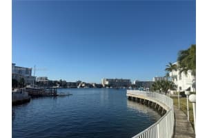 2500 Diana Dr 107, Hallandale Beach