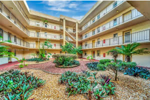 2801 Somerset Dr 215, Lauderdale Lakes