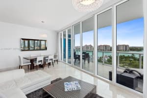 100 S Pointe Dr 1001, Miami Beach