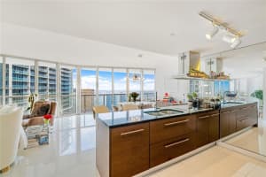 495 Brickell Ave 4704, Miami