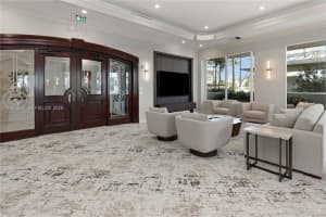 3801 Ne 207th St 704, Aventura