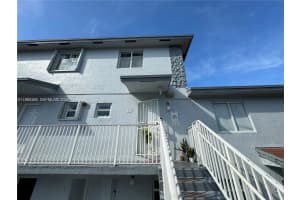 8031 Nw 8th Street 17, Miami