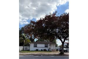 550 Nw 135th St, North Miami