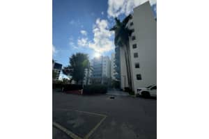 5050 Nw 7th St 806, Miami