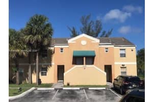 2421 Nw 56th Ave 2-201, Lauderhill