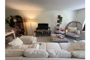 10095 Sw 77th Ct 10095, Miami