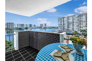 2780 Ne 183rd St 810, Aventura