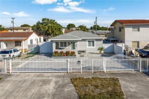 351 E 13th St, Hialeah
