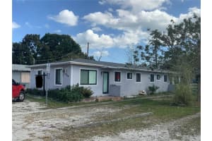 896 Nw 103rd St, Miami