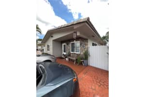 10382 Sw 25th St, Miami