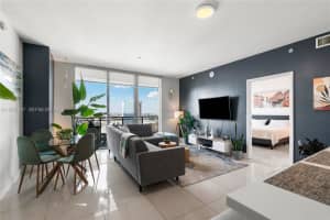 90 Sw 3rd St 2706, Miami 90 Sw 3rd St 2706, Miami