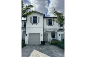 656 Nw 203rd Ter, Miami Gardens